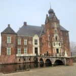—Netherlands— Een mistige dag bij kasteel Cannenburgh, Gelderland