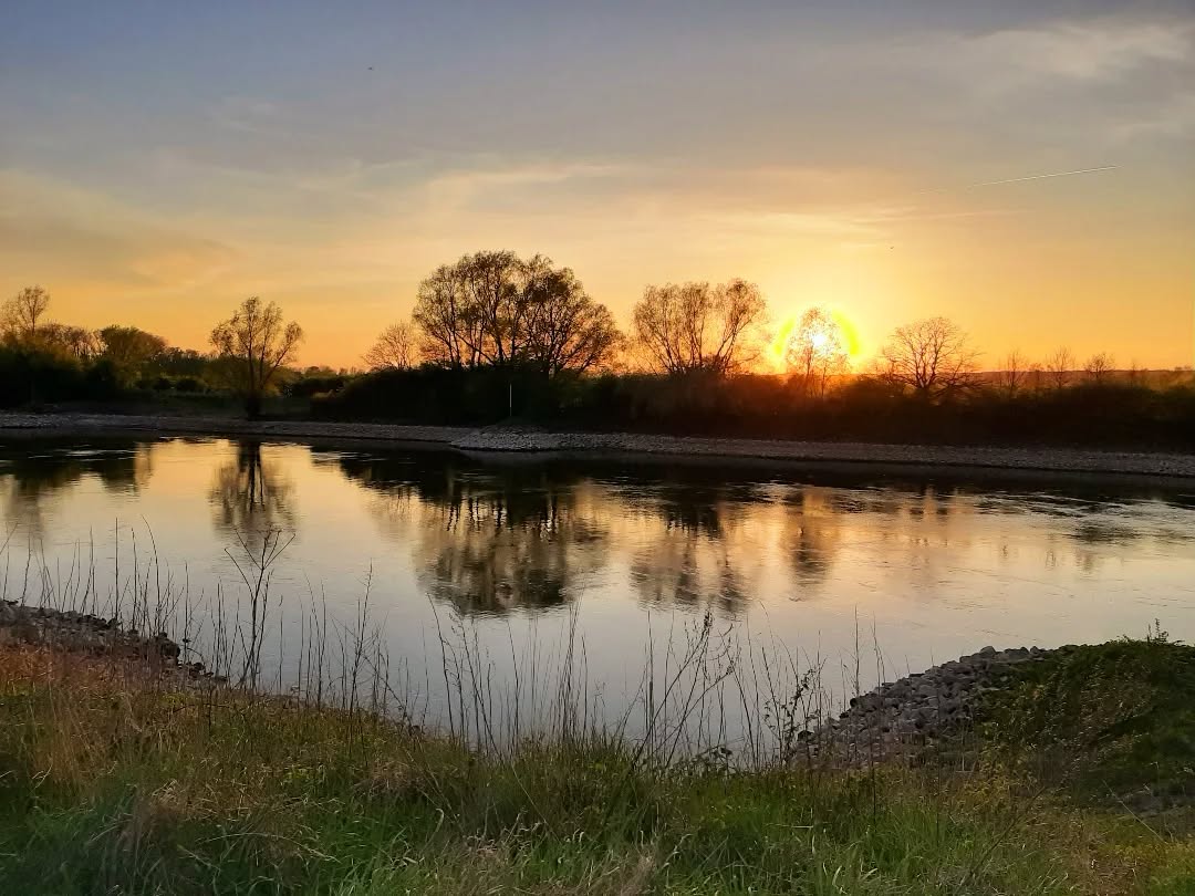 Nederland: Zonsondergang op een warme lente avond, Veluwezoom, Gelderland