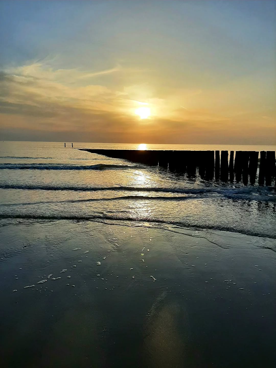 Nederland: Zonsondergang aan Zeeuwse kust