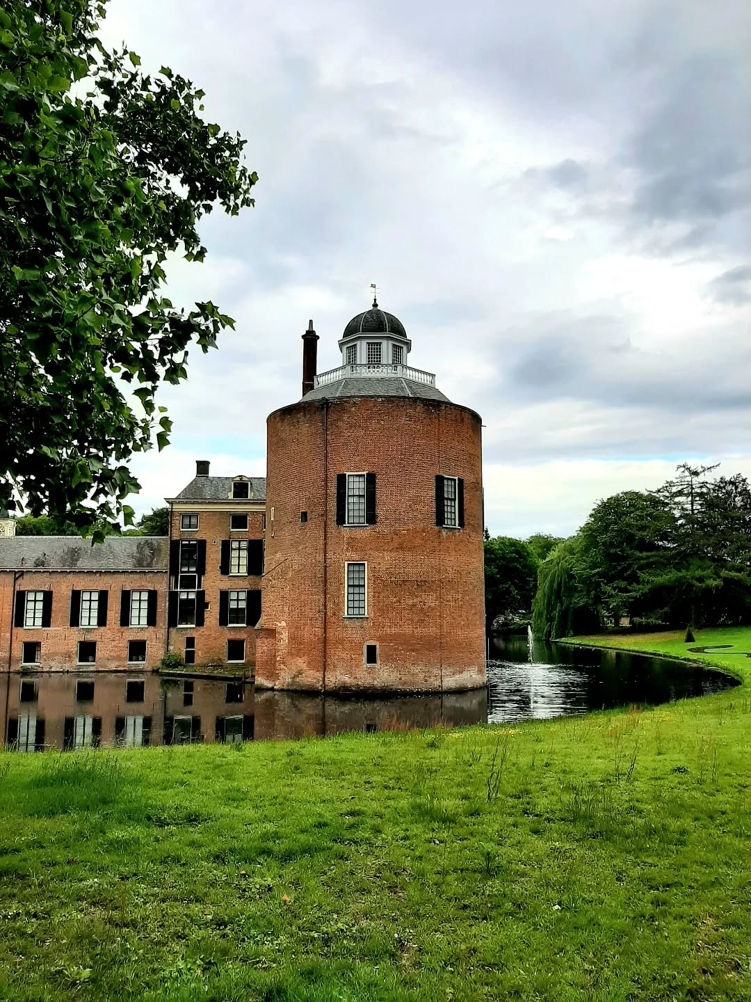 Nederland: Kasteel Rosendael in mei, Gelderland
