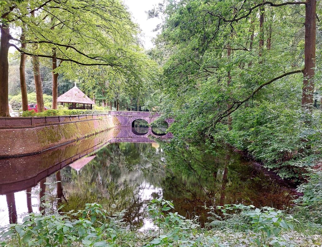 Park bij kasteel Biljoen